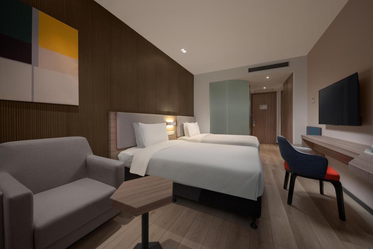 Holiday Inn Express Shanghai Pujiang By Ihg Экстерьер фото