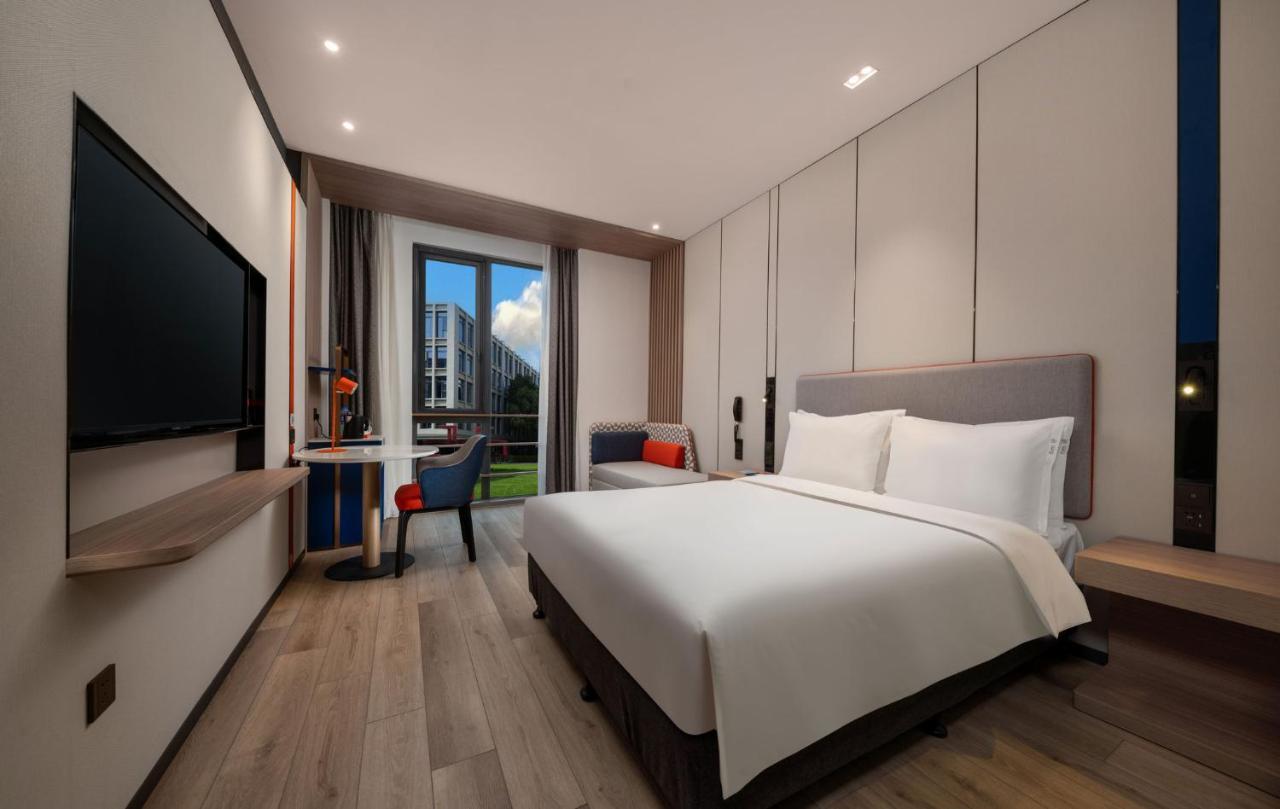 Holiday Inn Express Shanghai Pujiang By Ihg Экстерьер фото