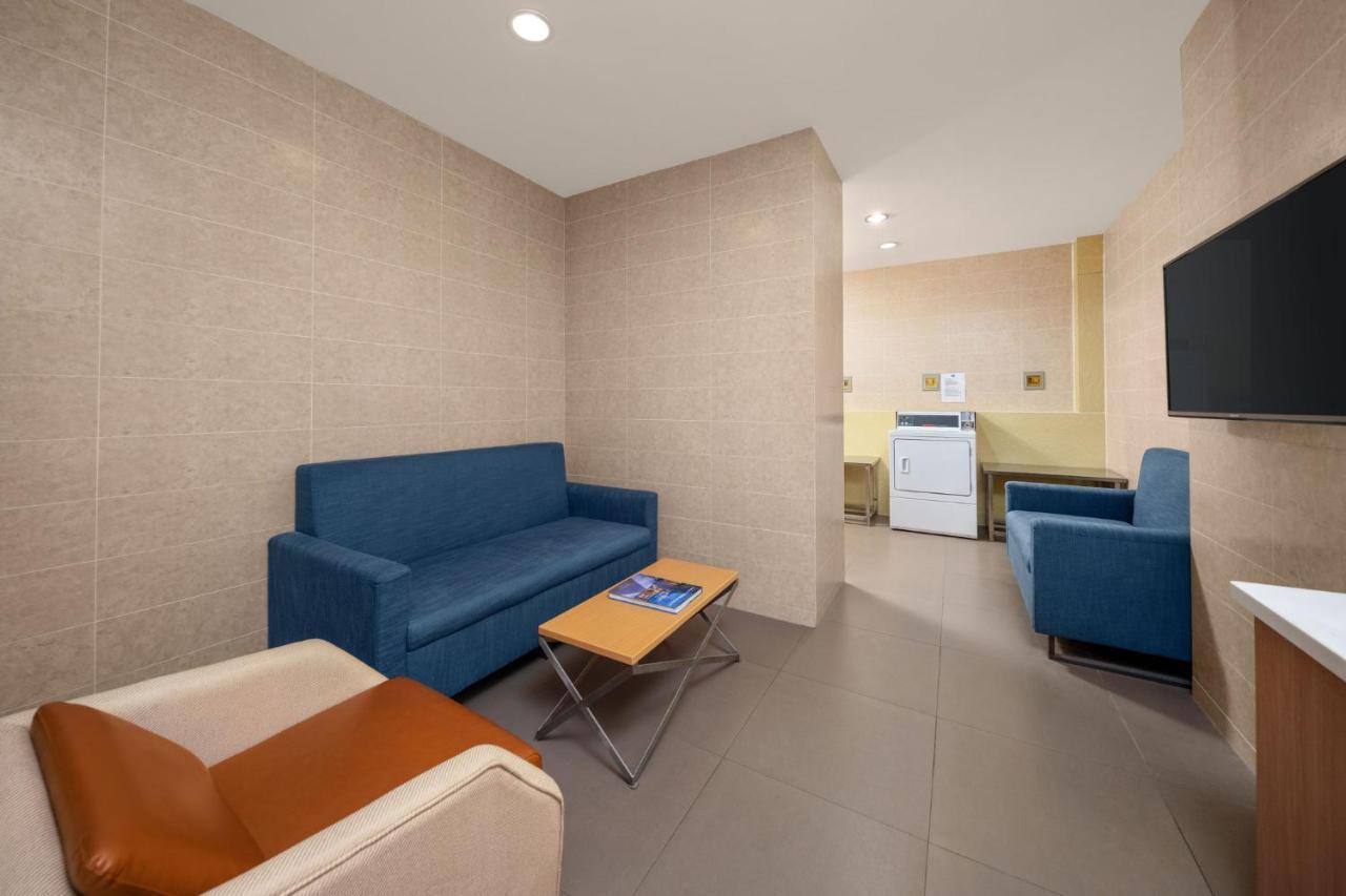 Holiday Inn Express Shanghai Pujiang By Ihg Экстерьер фото