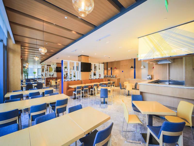 Holiday Inn Express Shanghai Pujiang By Ihg Экстерьер фото